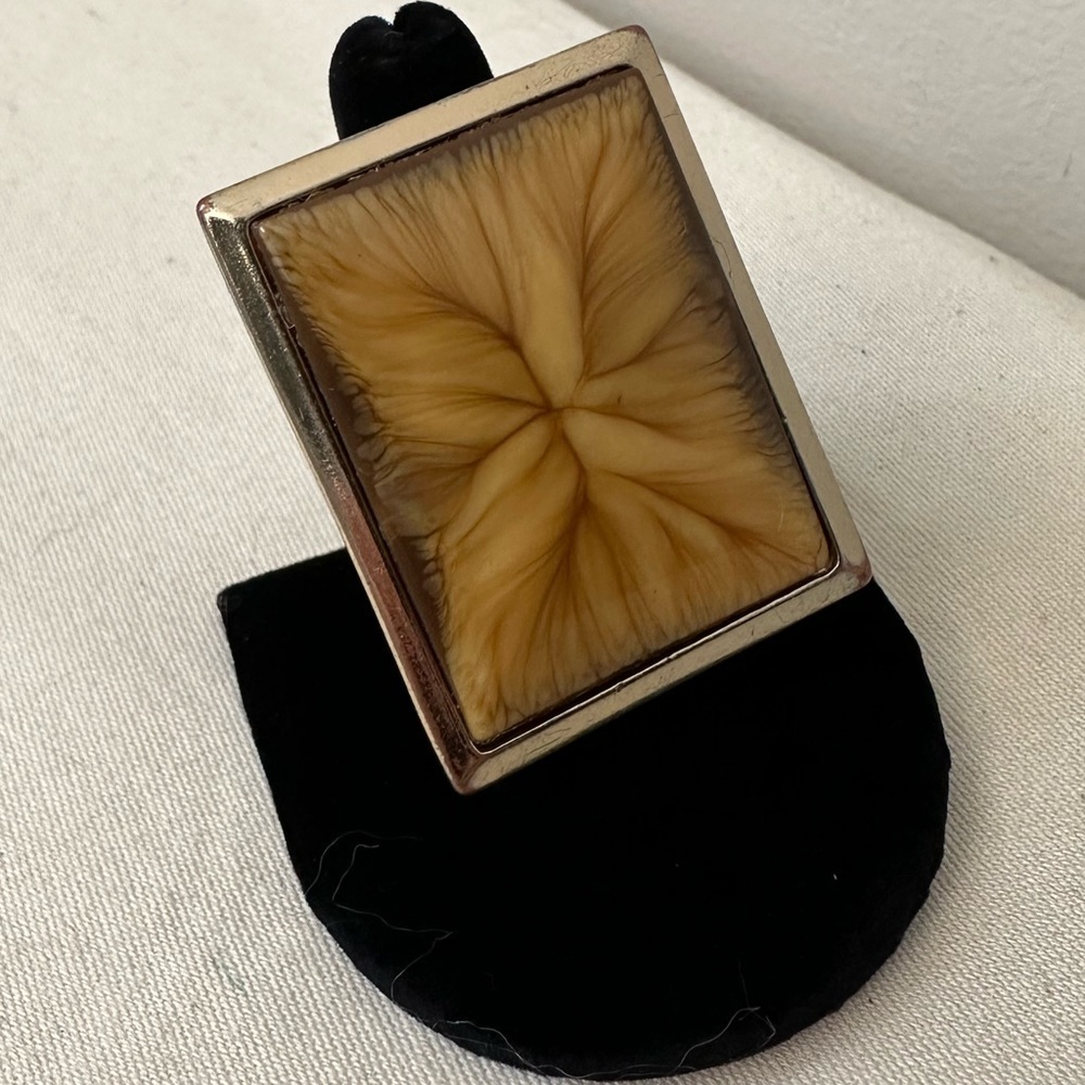 Rectangle shaped classic finger ring Size 7